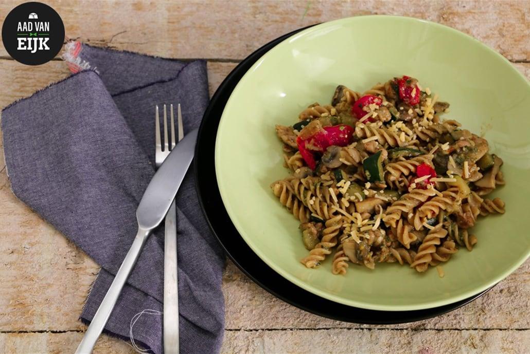 Volkoren pasta pesto met Kipdijvlees